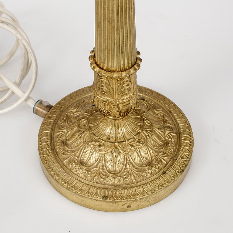 BORDSLAMPA, empirestil, 1900-talets andra kvartal.