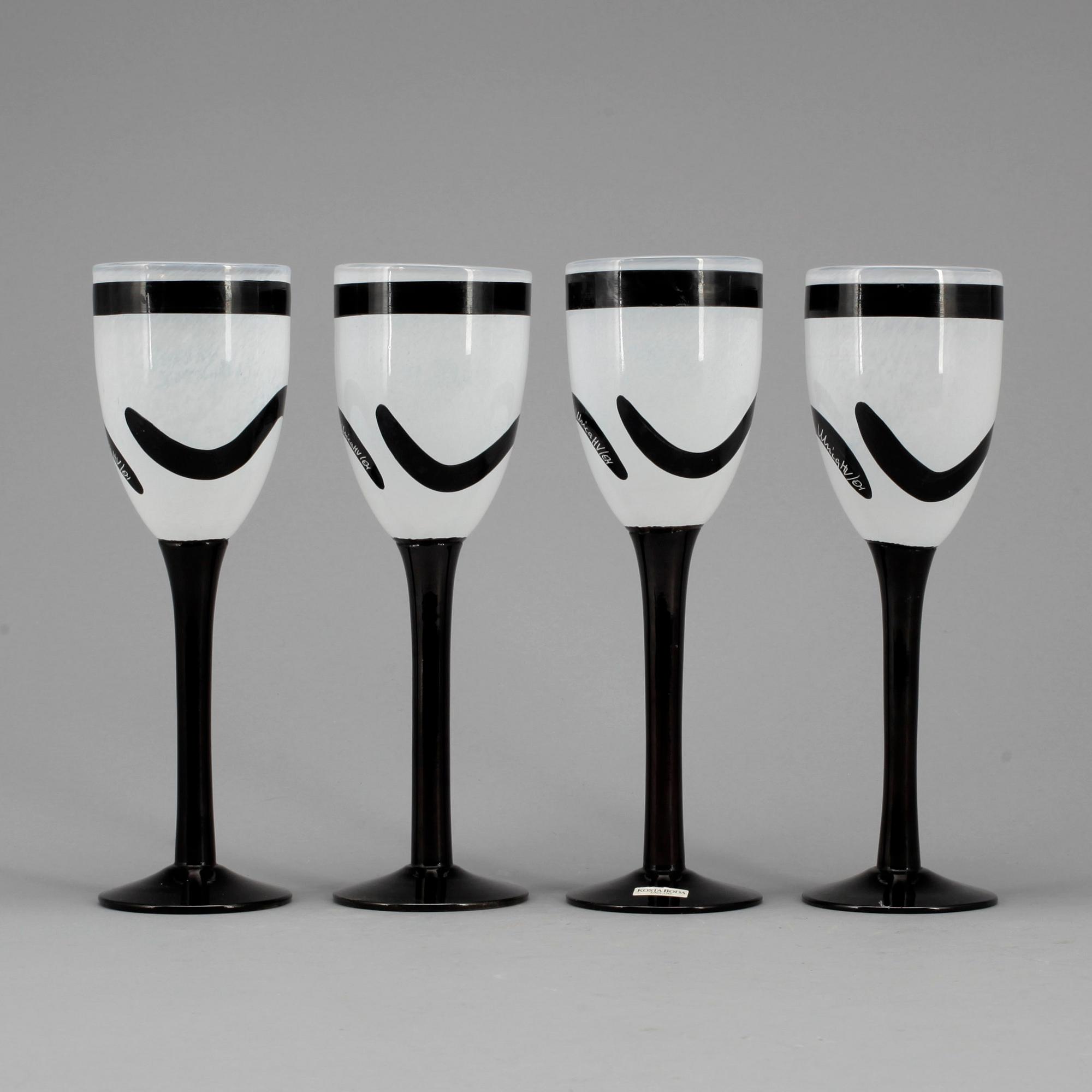 VINGLAS, 4 st, glas, Ulrika Hydman-Vallien, Kosta Boda, signerade.