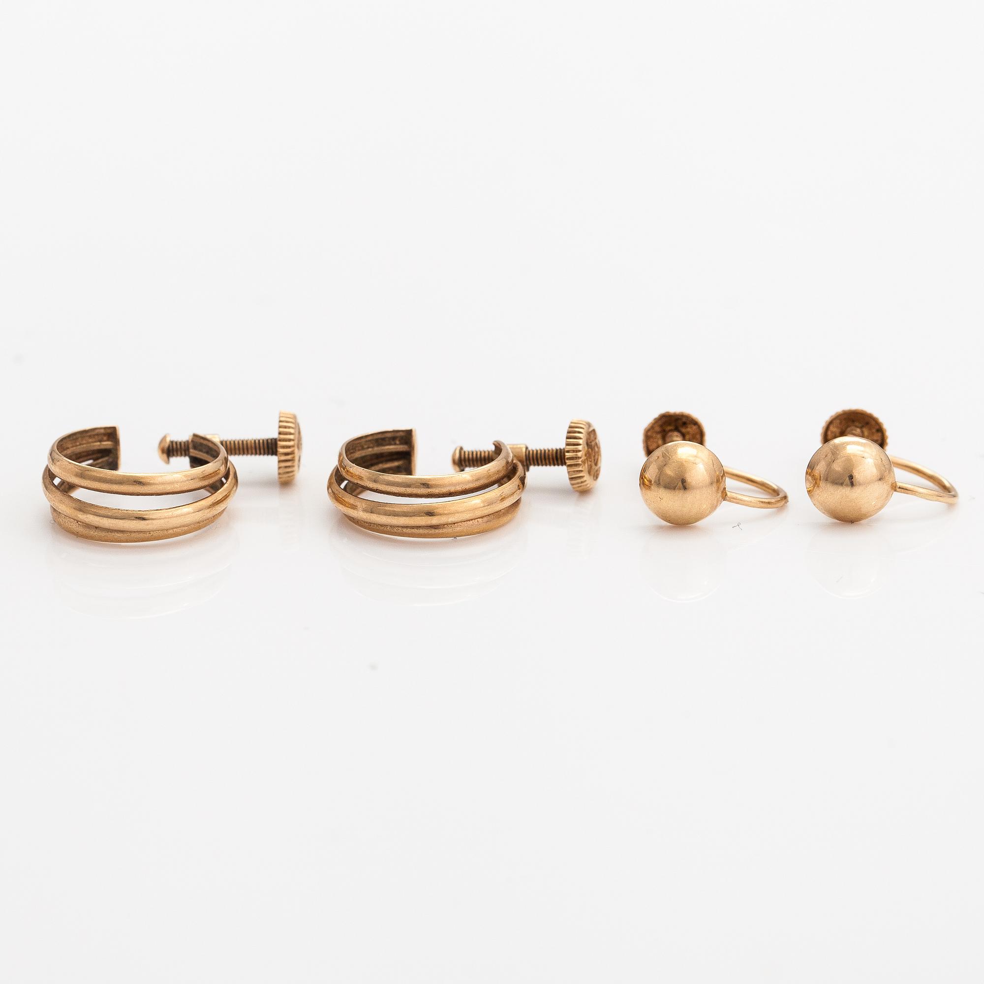 Elis Kauppi, Two paris of 14K gold earrings. Kulpittaan kulta, Turku 1957 and 1960.