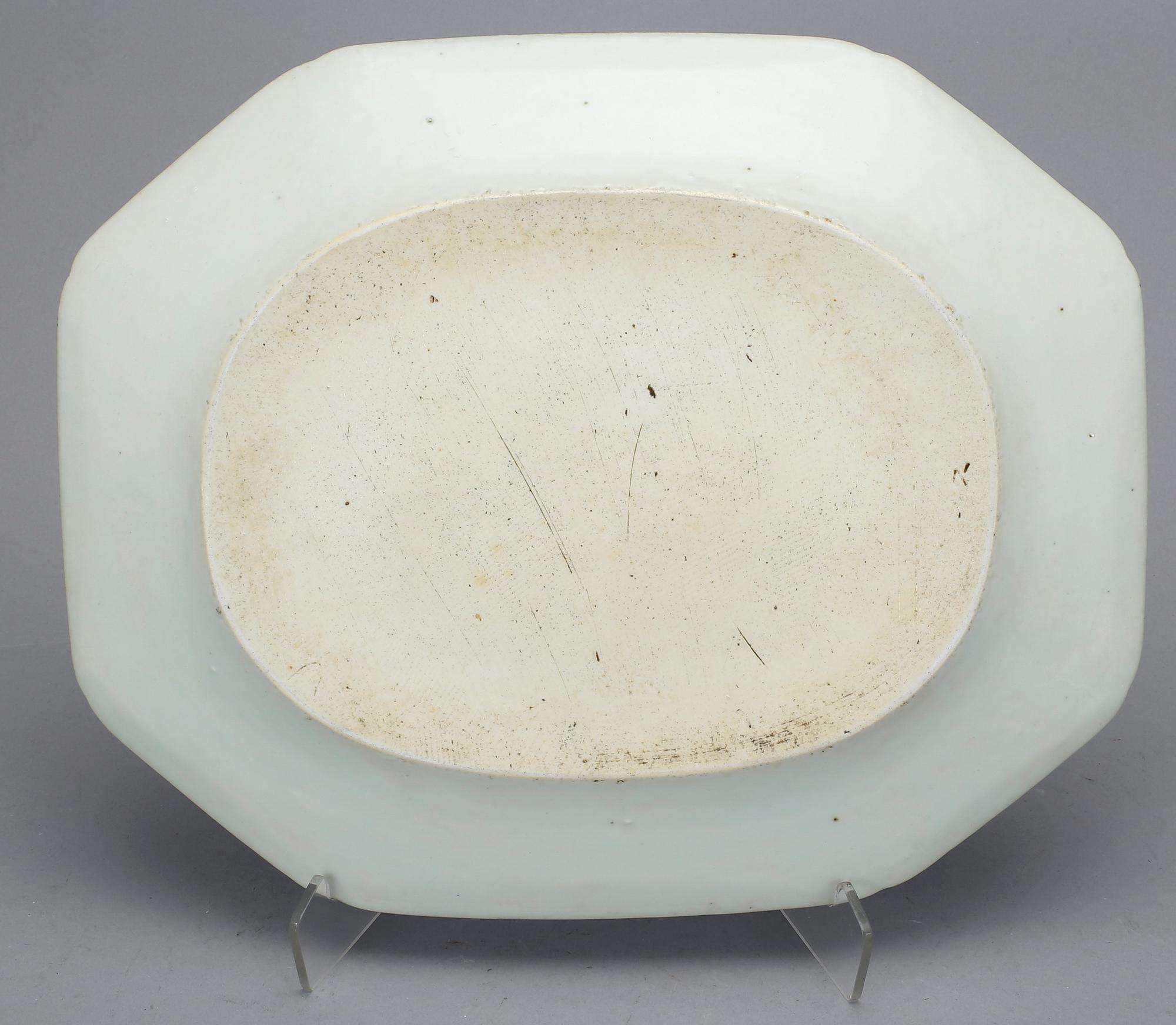 STEKFAT, porslin, Kina, Jiaqing, 1800-tal.