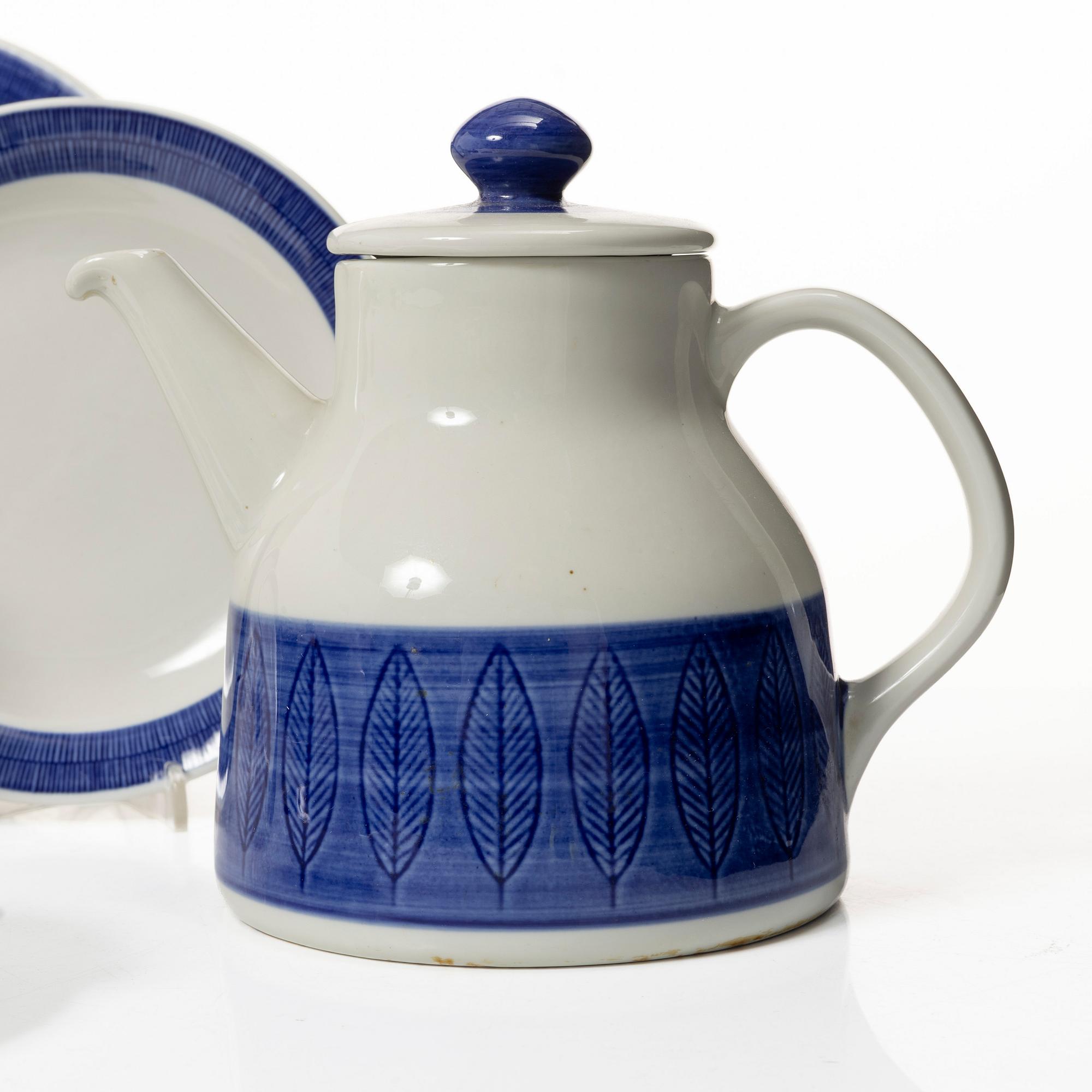 Hertha Bengtson, Dinner service, 55 pieces, porcelain, “Koka Blå”, Rörstrand.