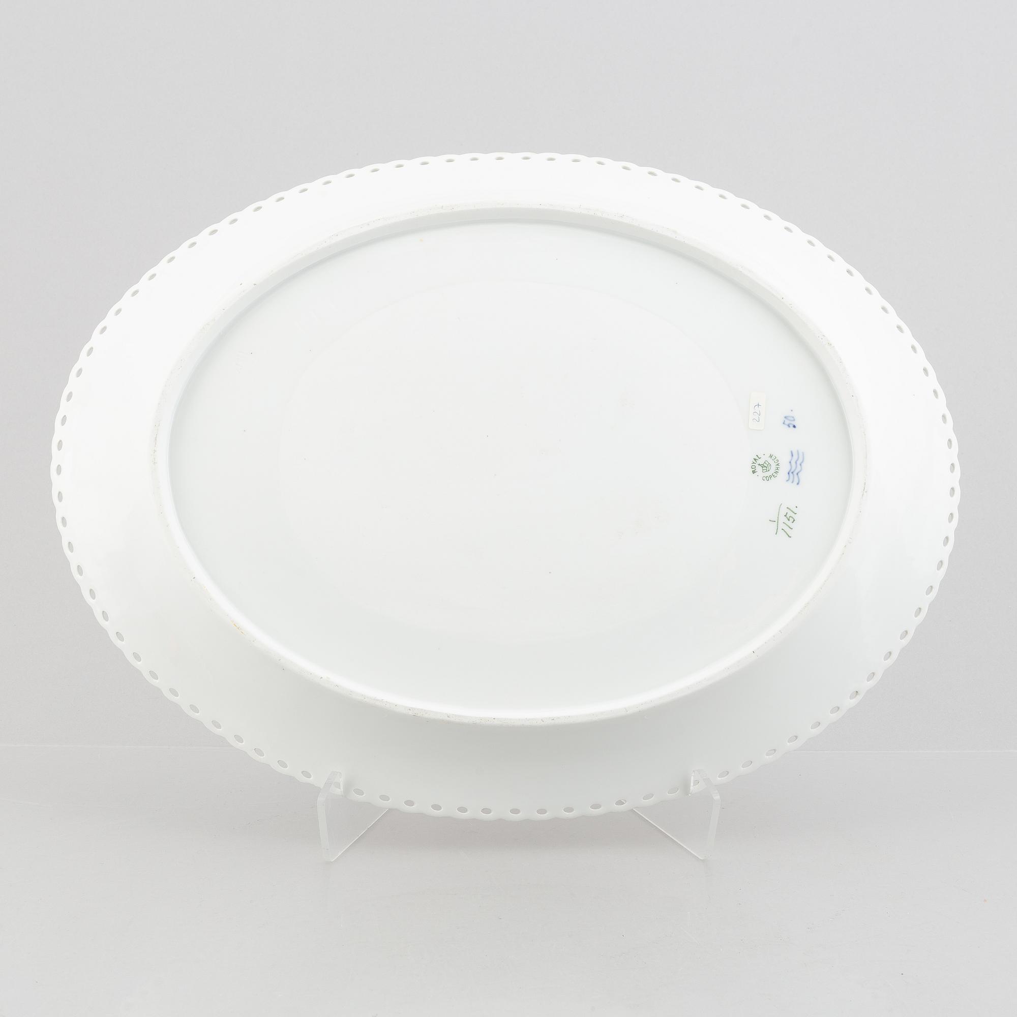 Serveringsfat, porslin, "Musselmalet helblond", Royal Copenhagen, modell 1151, 1898-1923.