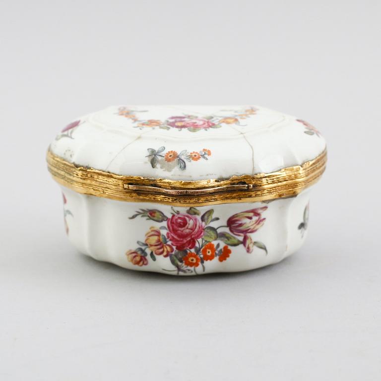 DOSA, porslin, 1700-tal.