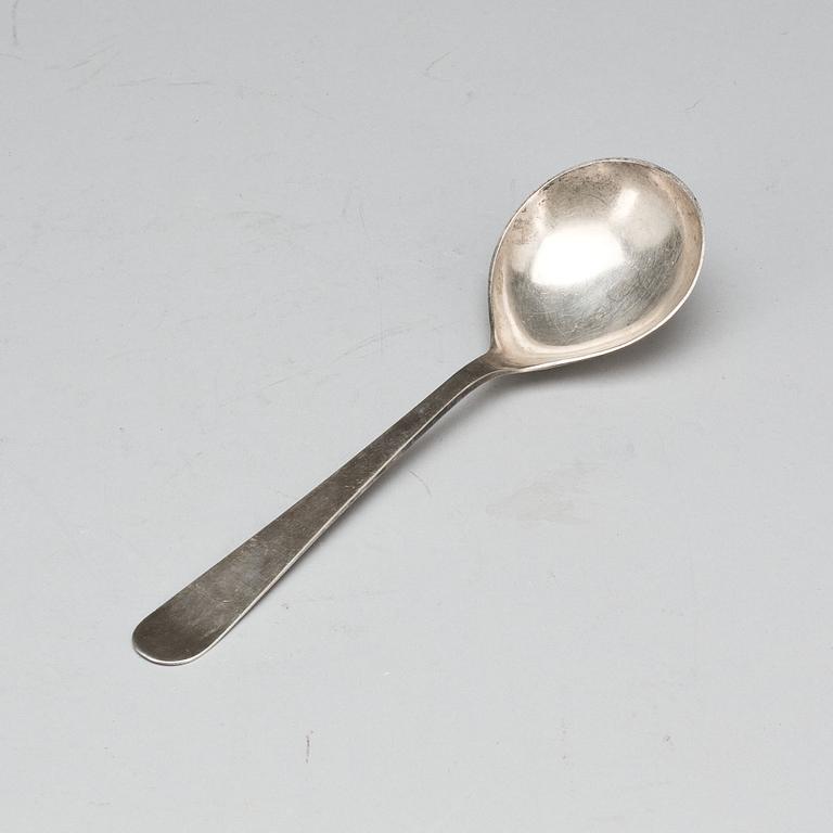 SERVERINGSSKED, silver, Wiwen Nilsson, Lund, 1952, vikt ca 70g.