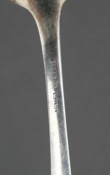 PARTI BESTICK, 38 delar, silver, första hälft 1900-talets. Längd av strösked 18 cm. Total vikt ca 1006 g.