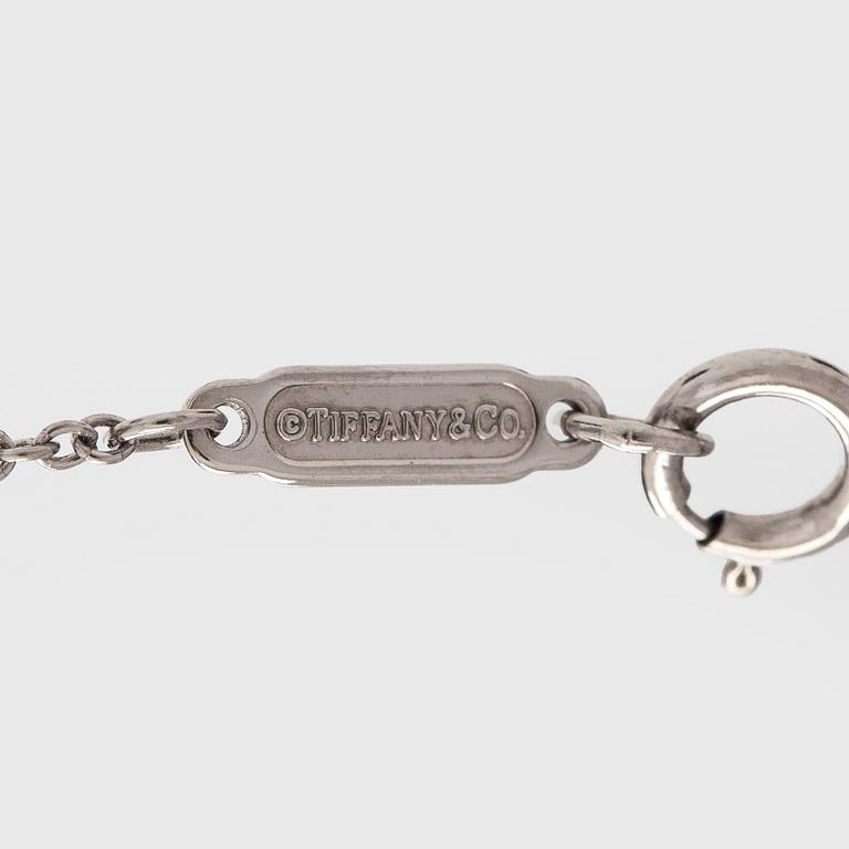 Tiffany & Co, kaulakoru, "Tiffany Hearts", platinaa ja timantteja.