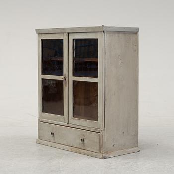Vitrinskåp, vägghängt, 1800-talets slut.