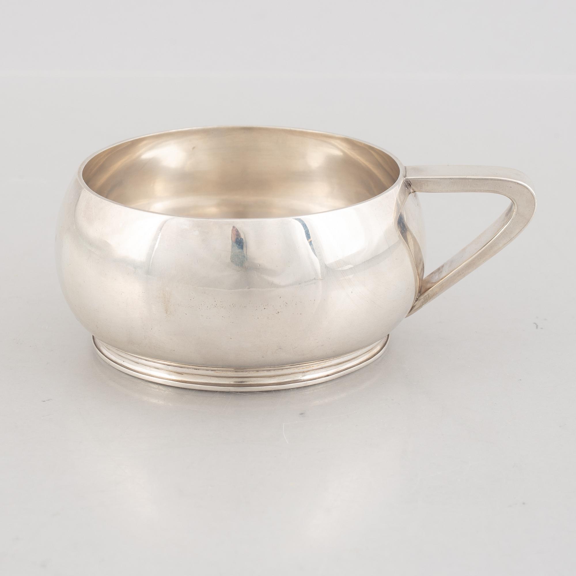 Svend Weihrauch, skål med hänkel, sterlingsilver, Franz Hingelberg, Århus 1937.