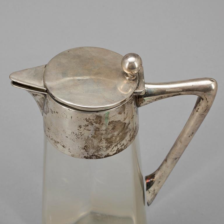 VINKARAFF, silver samt glas, Tyskland, 1900-talets första hälft.