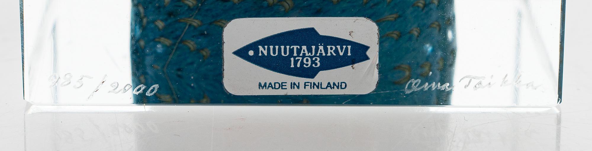 Oiva Toikka, an annual cube signed Oiva Toikka, Nuutajärvi 1988, numbered 985/2000.