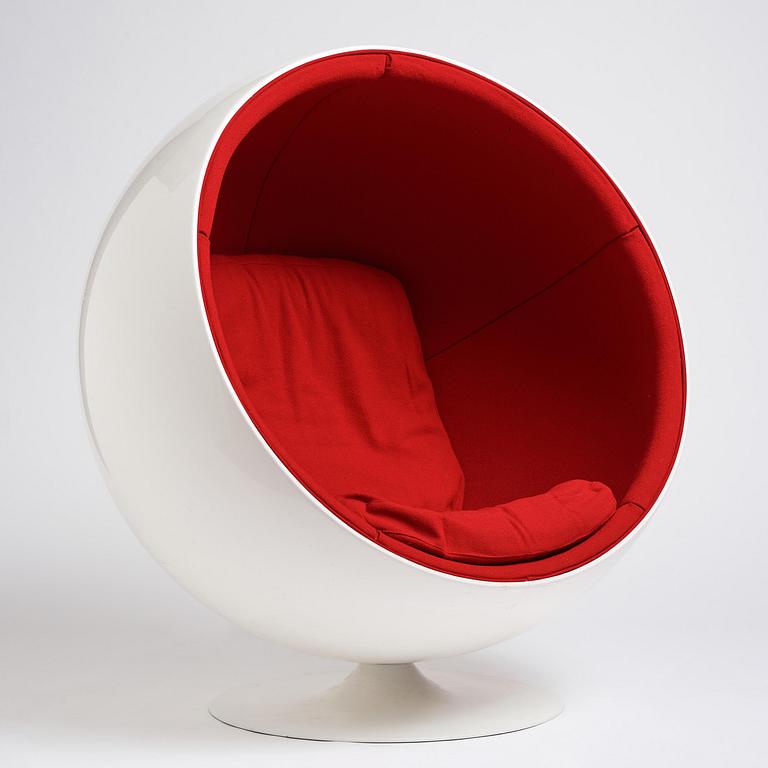 Eero Aarnio, a "Ball Chair", Adelta, Finland, post 1996.