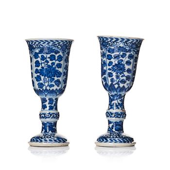 1129. A pair of blue and white goblets, Qing dynasty, Kangxi (1662-1722).