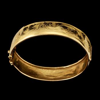 ARMRING, 18k guld, 1800-tal. Vikt 19 g.