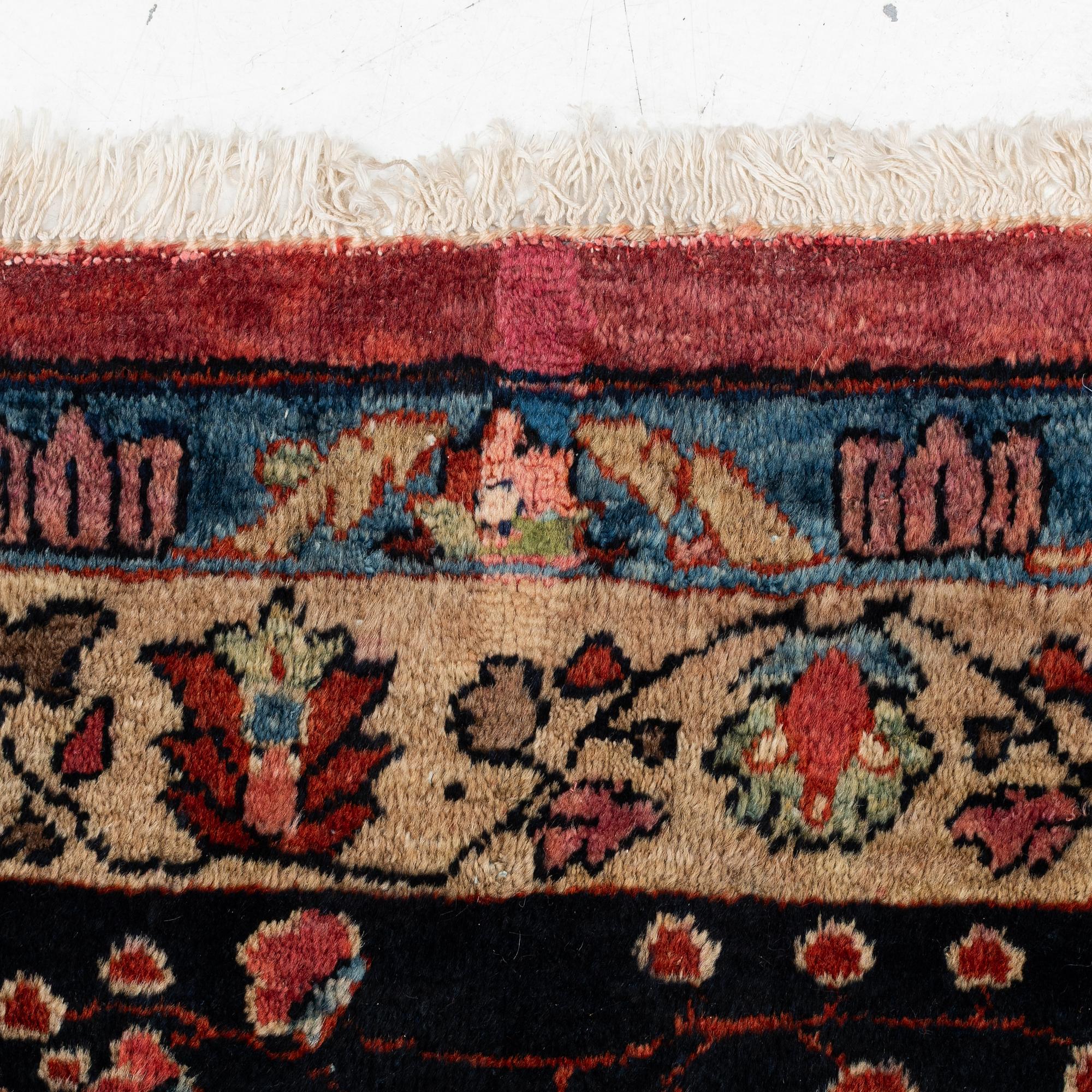 Matta, antik Sarouk, s.k. "amerikansk", västra Persien. 509 x 327 cm.