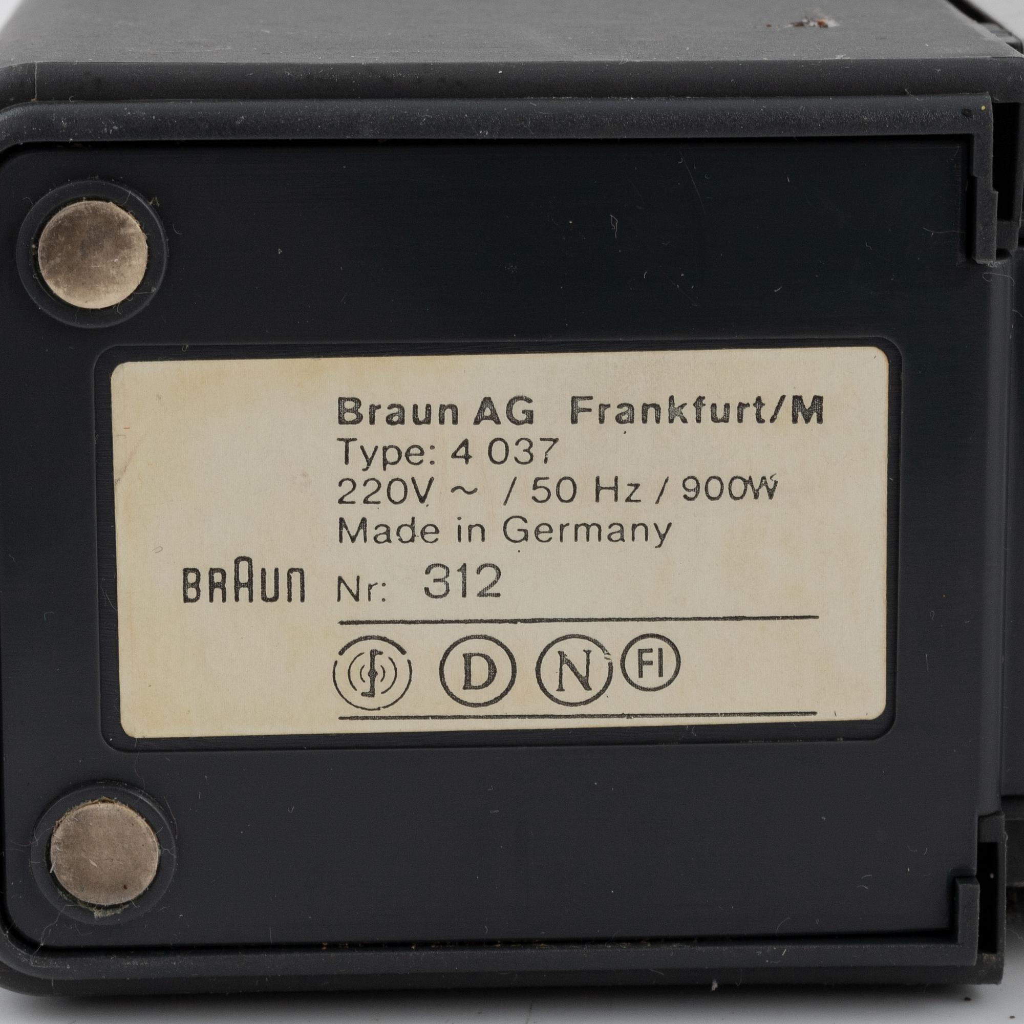 Reinhold Weiss & Hartwig Kahlcke, three  toasters, Braun.