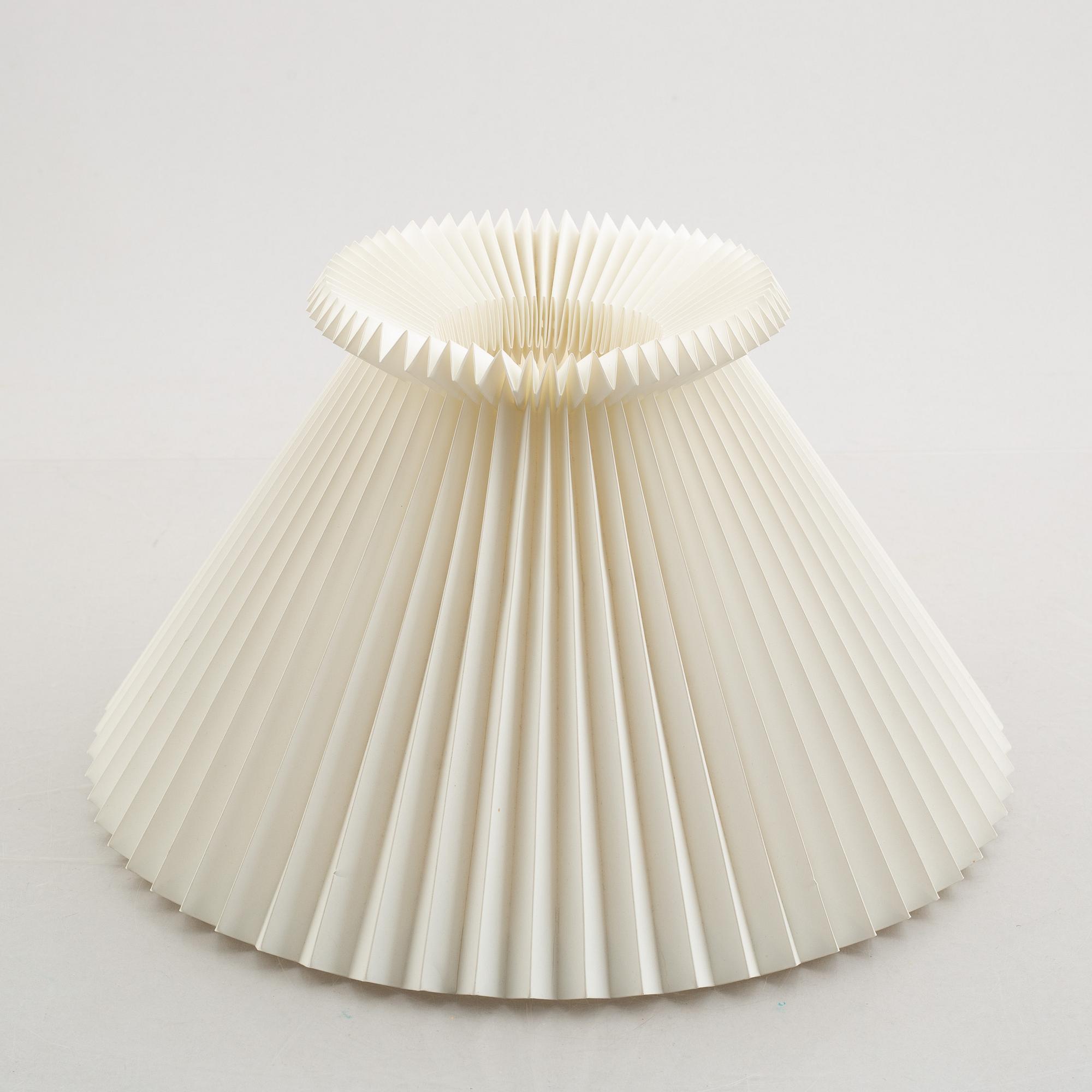 Erik Hansen, vägglampa, modell "317"/"Saxelampe", Le Klint, Danmark, 1900-talets andra hälft.