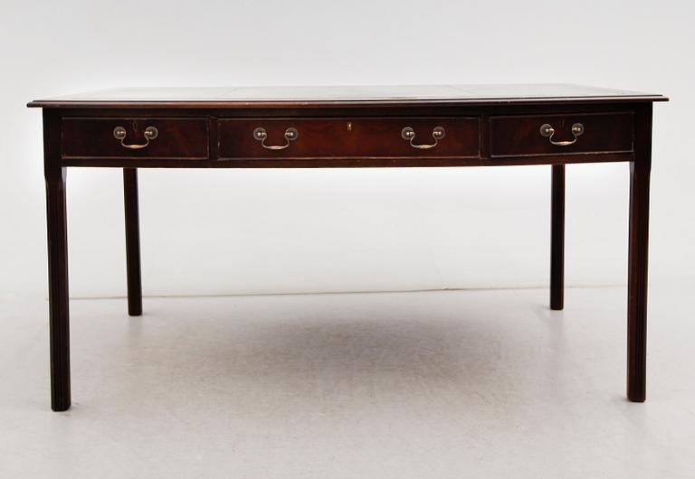 SKRIVBORD, England, 1900-talets andra hälft.