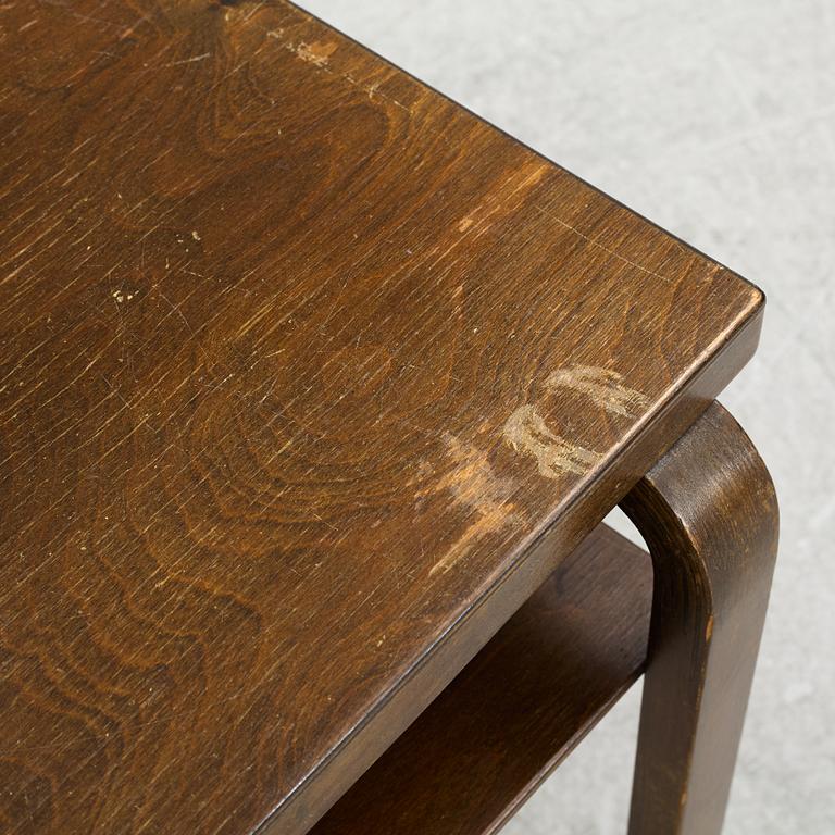 Alvar Aalto, a side table model "A 86", Oy Huonekalu- ja Rakennustyötehdas AB, Finland, mid-20th century.