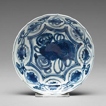 890. A group of 10 blue and white kraak dishes, Ming dynasty, Wanli (1572-1620).