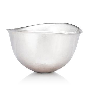 182. Lars Håkansson, a sterling bowl, Konstindustriskolan, Göteborg 1978.