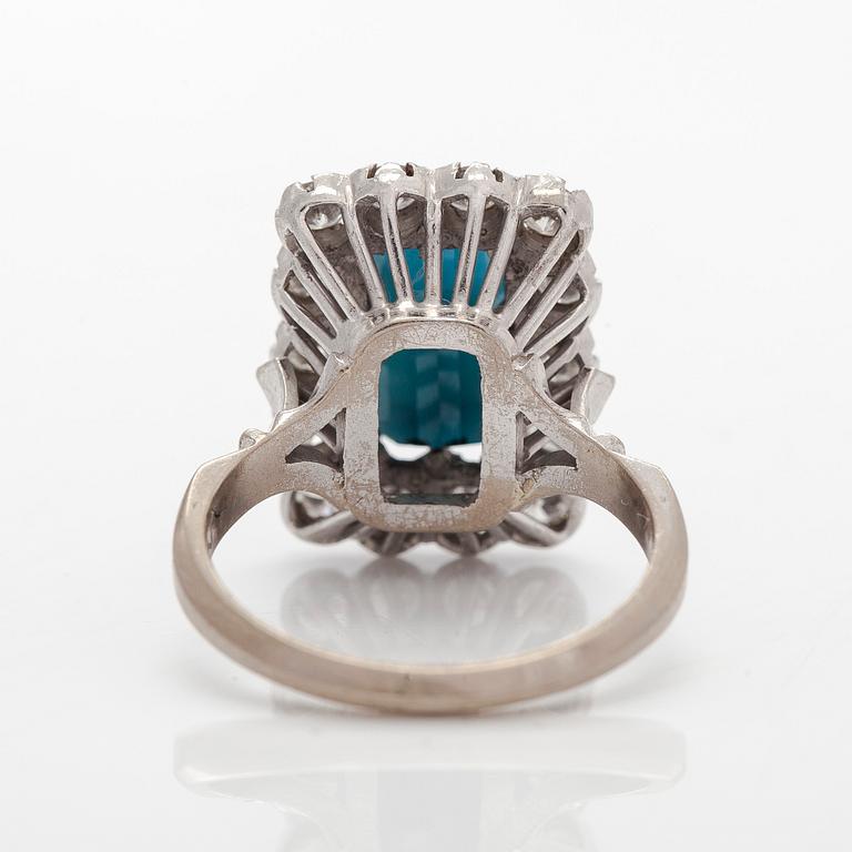 Ring, 14K white gold, tourmaline and brilliant-cut diamonds.