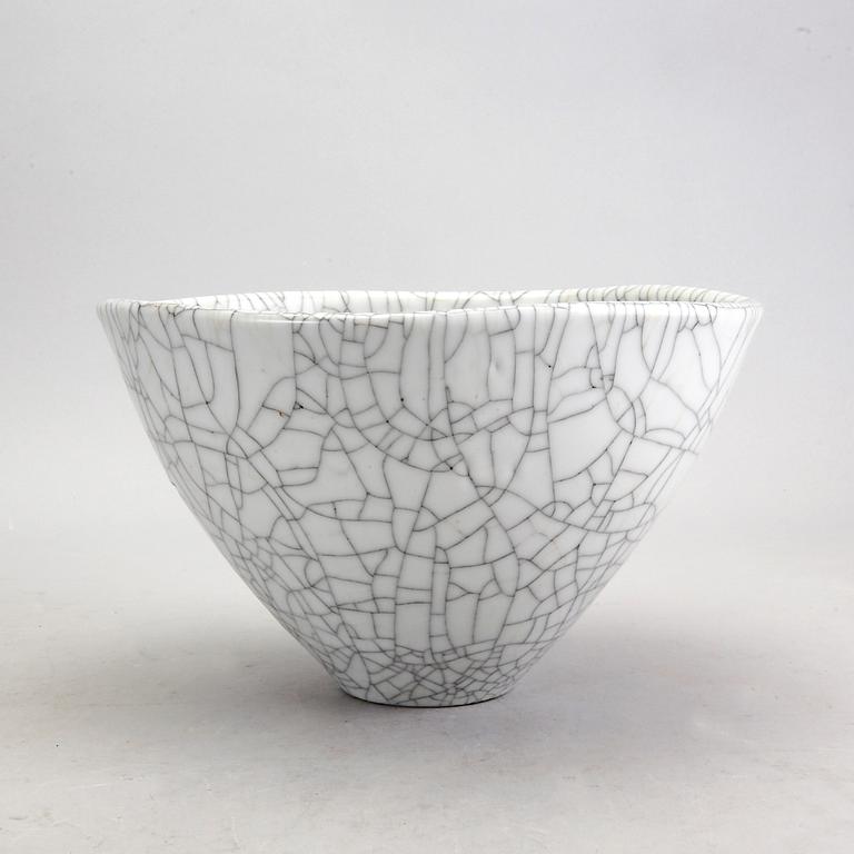 Friedl Holzer-Kjellberg, bowl, Arabia, Finland, 1942.