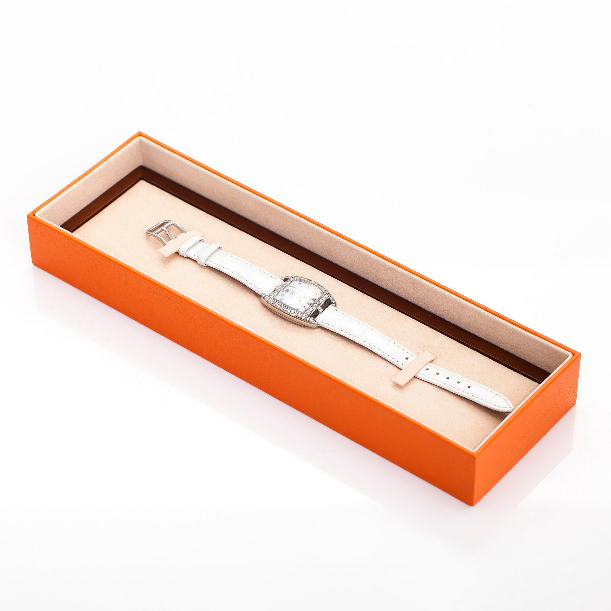 Hermès, Cape Cod Tonneau, rannekello, 27 x 23,5 (34) mm.