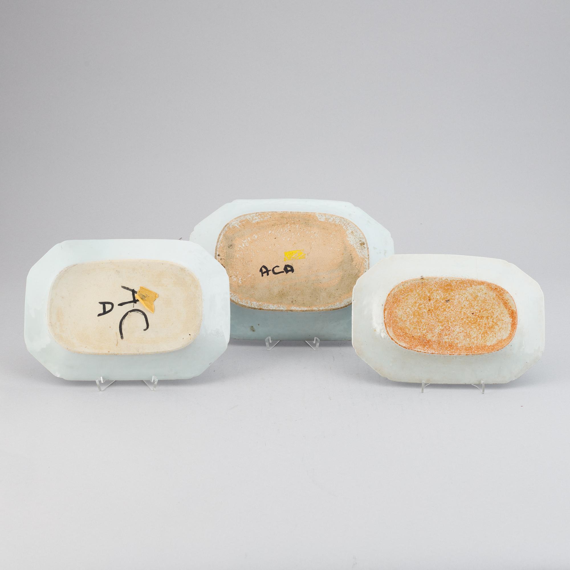 Three blue and white export porcelain serving dishes, Qing dynasty, Qianlong (1736-95).