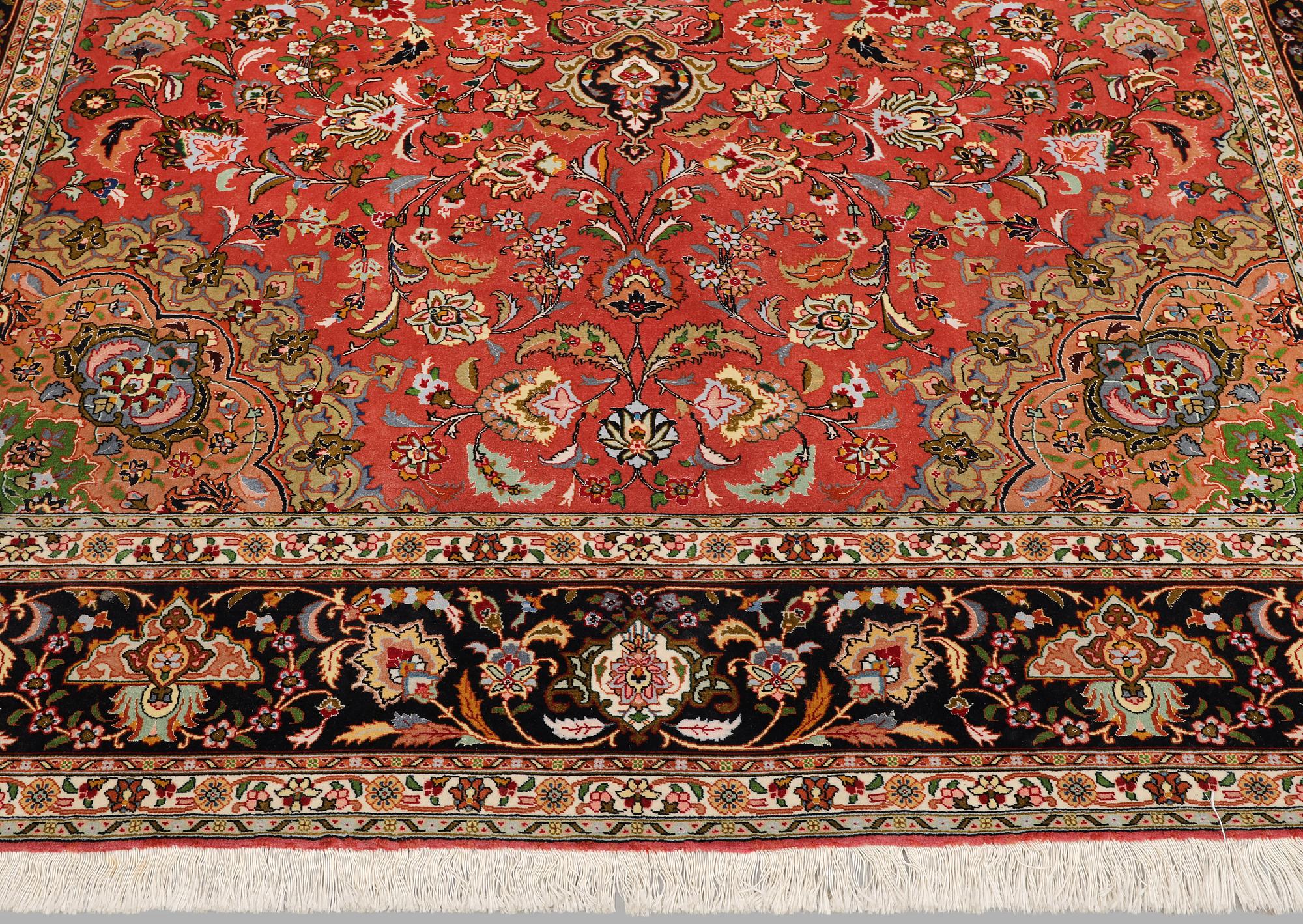 Matta, Täbriz, part silk, 292 x 202 cm.