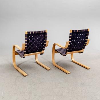 Alvar Aalto, fåtöljer ett par modellnr 406 Finland 2000-tal.