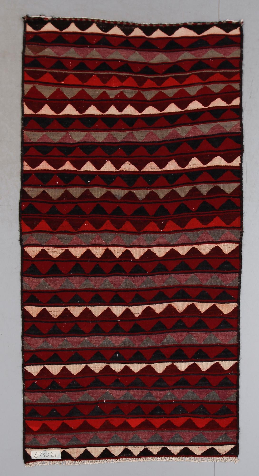 MATTA, Kelim. Ca 250 x 125 cm.