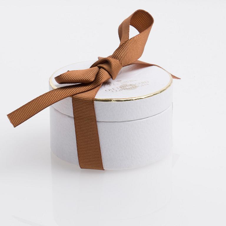 HÄNGE SAMT KEDJA, "Lotus Pendant", Ole Lynggaard, med briljantslipad diamant samt korall.