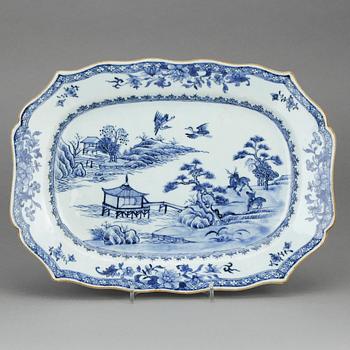 STEKFAT, porslin, Kina, Qianlong, (1736-1795).