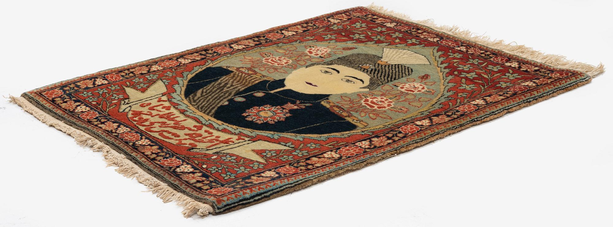 A pictoral Kashan 'Mohtasham' rug c. 80 x 58 cm.