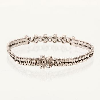 Bracelet 18K white gold with round brilliant cut diamonds.