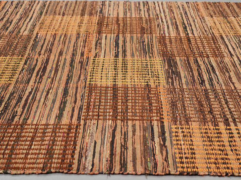 Eva-Lisa Nordin, Matto, a rag carpet, ca 343-344,5 x 170,5-172 cm, komponerad av Eva-Lisa Nordin.