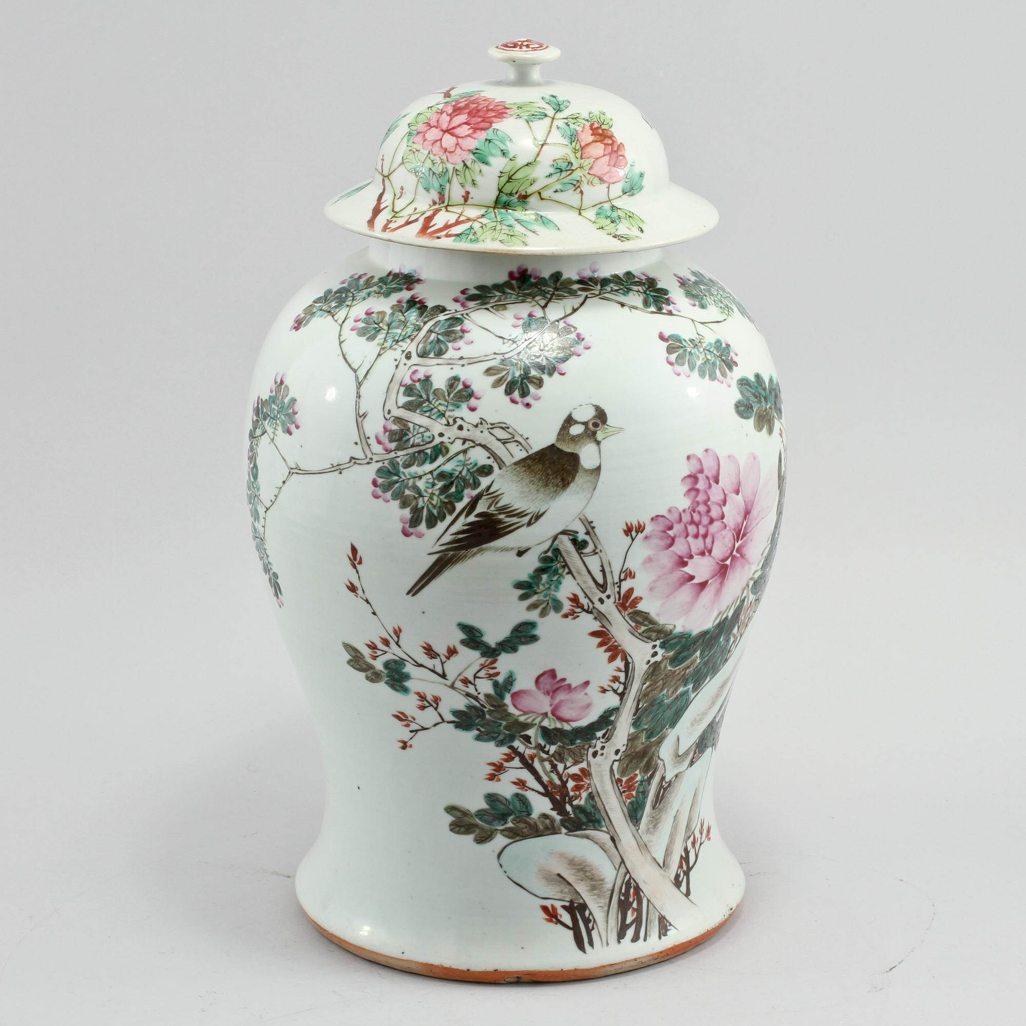 LOCKURNA, porslin, Kina 1800-tal.