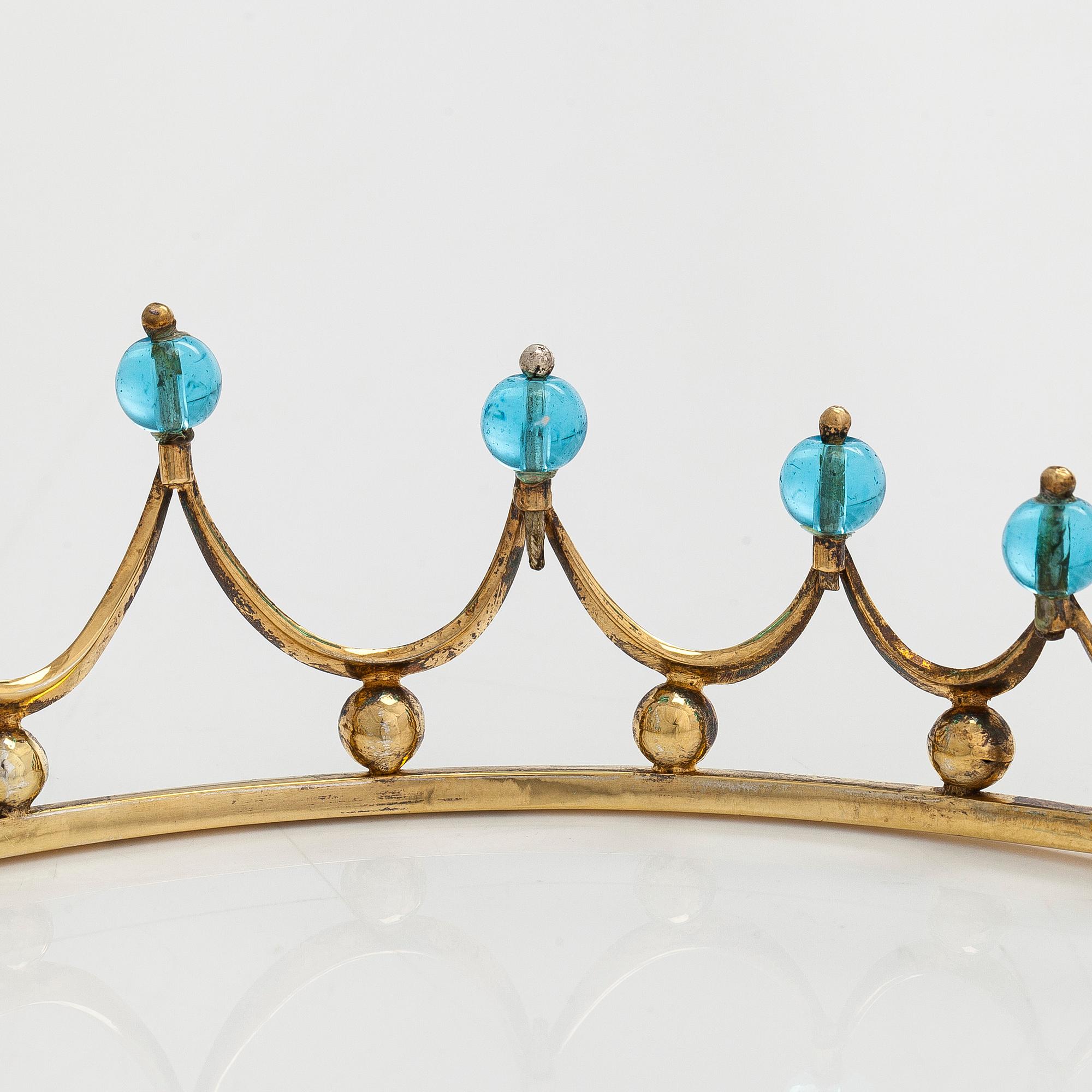 A gilded sterling silver tiara with topazes.