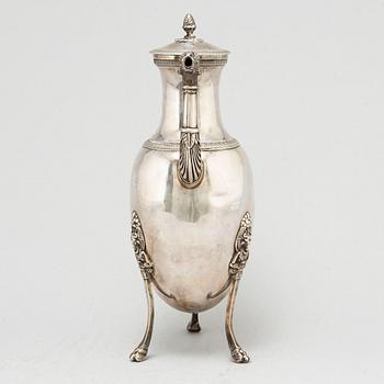 A silver coffee pot. Paris, early 19th century.