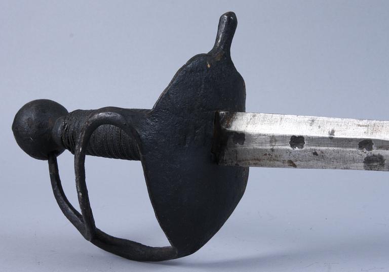 KOMISSVÄRJA, m/1685, omgjord 1832 för flottan.