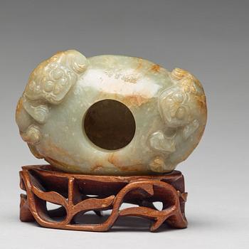 A nephrite brush washer, Qing dynasty (1644-1912).