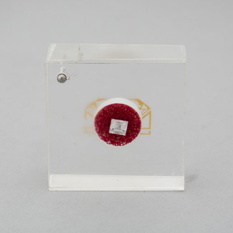 DIAMANT, oinfattad, smaragdslipad diamant ca 0,30 ct.