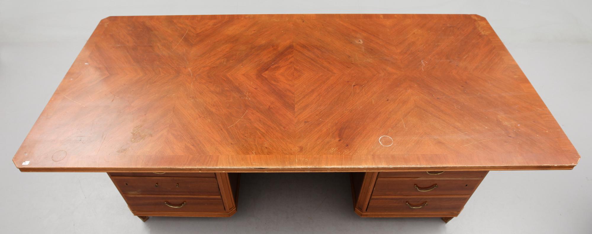 SKRIVBORD, 1900-talets första hälft.