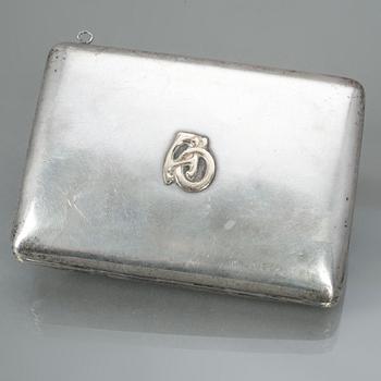 CIGARETTETUI, låghaltigt silver 813, Kultateollisuus, Åbo, Finland, 1916. Vikt ca 208g.