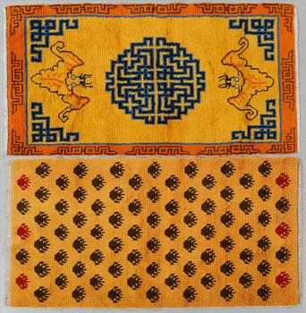 MATTOR, 2 st, Kina, sent 1900-tal, 140x80 samt 145x80 cm.