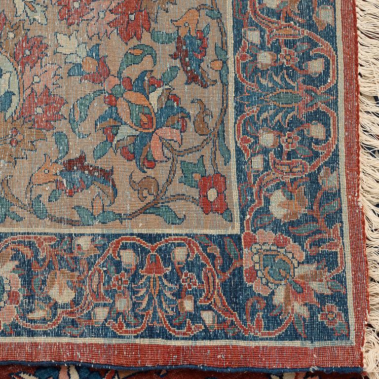 A CARPET, an antique Esfahan, ca 480,5 x 350 cm.
