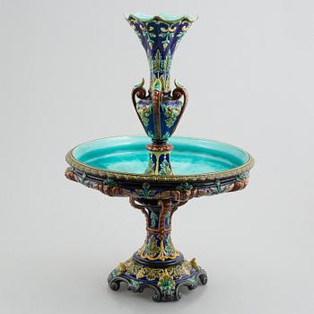 A majolica centerpiece bowl, 1870's/1880's.