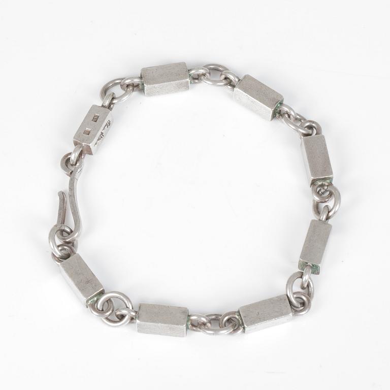 ARMBAND, silver, Wiwen Nilsson, Lund, 1972. Vikt 28 g.