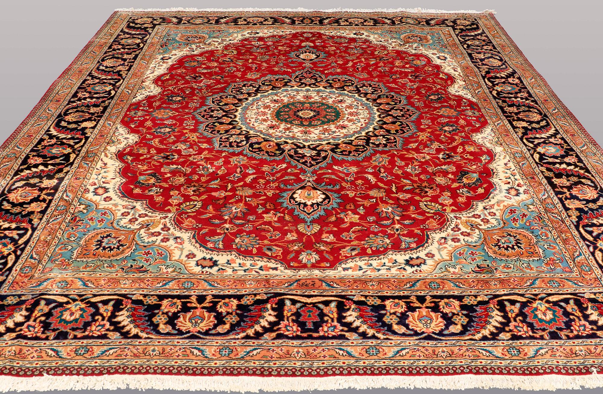 A CARPET, Tabriz, ca 374 x 295 cm.