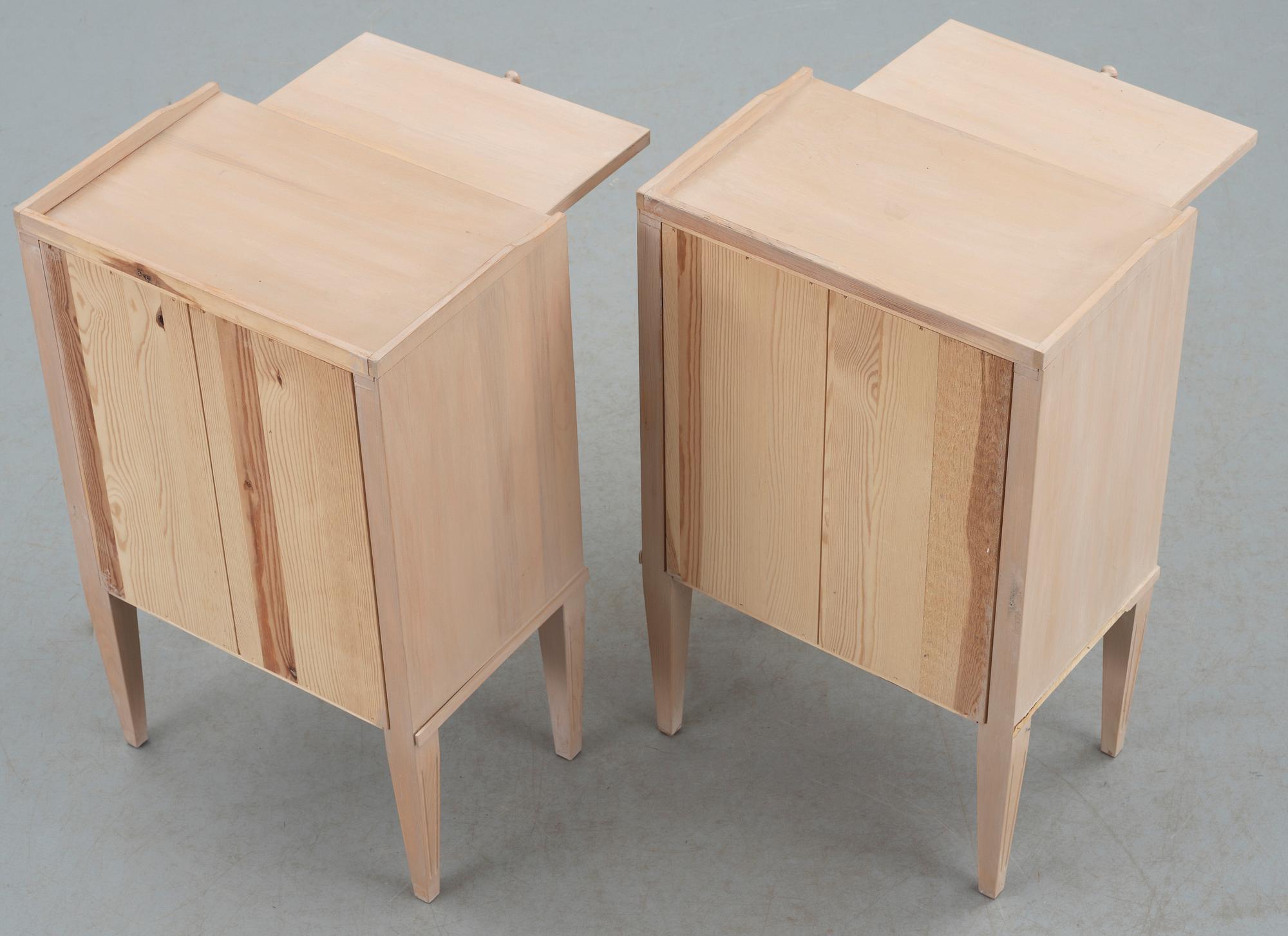 POTTSKÅP, ett par, sengustaviansk stil, 1900/2000-tal.